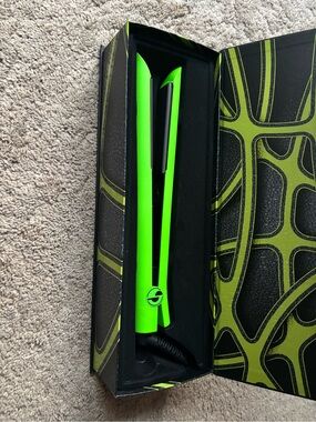 Hair Straightener - Professional Styling Flat Iron